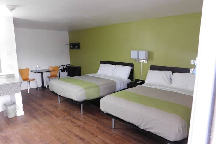 Room 8 of 38