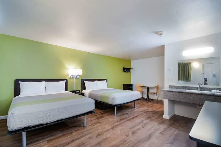 Room 18 of 38