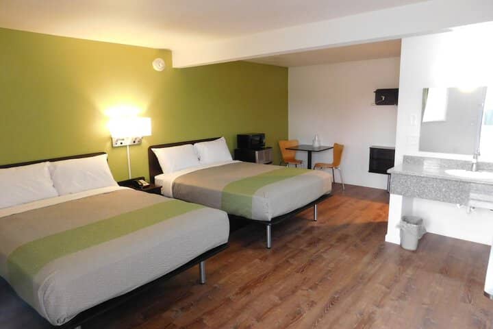 Room 12 of 38